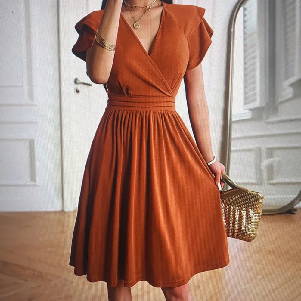 Elegant Rust Wrap V-Neck Midi Dress - Picture 4 of 5
